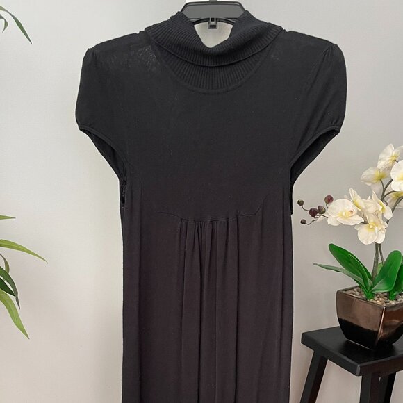American Rag Size M Short Sleeve Black Soft Smooth Lightweight Sweater Dress - Picture 2 of 4